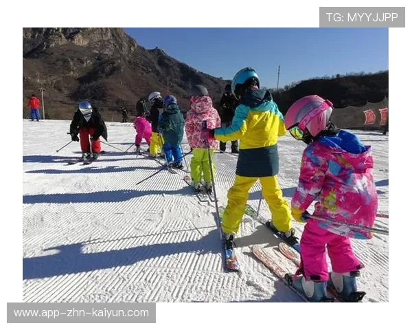 高山滑雪训练营开启旱雪训练设施辅助教学,高山滑雪训练方法 高山滑雪训练营开启旱雪训练设施辅助教学,高山滑雪训练方法